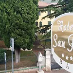 فندق San Pio سان جيوفاني روتوندو